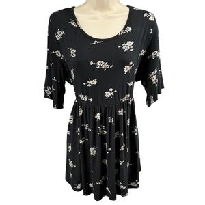 Black Floral Babydoll Top Stretch Empire Waist Maternity Friendly Size Large